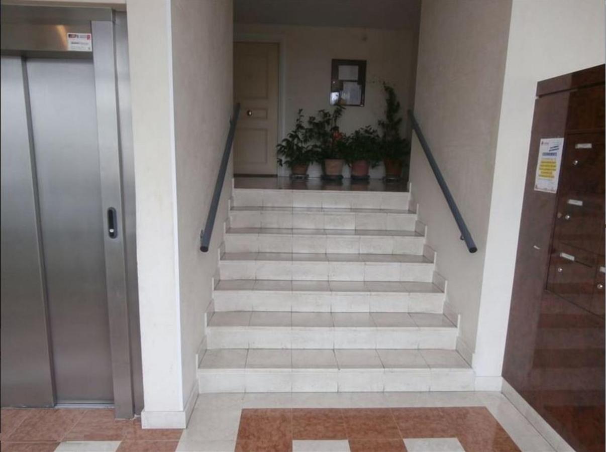 Cosy Appart - Balcon, Parking, Spacieux T2 - Proche Eurexpo Stade Saint-Priest  Exterior photo