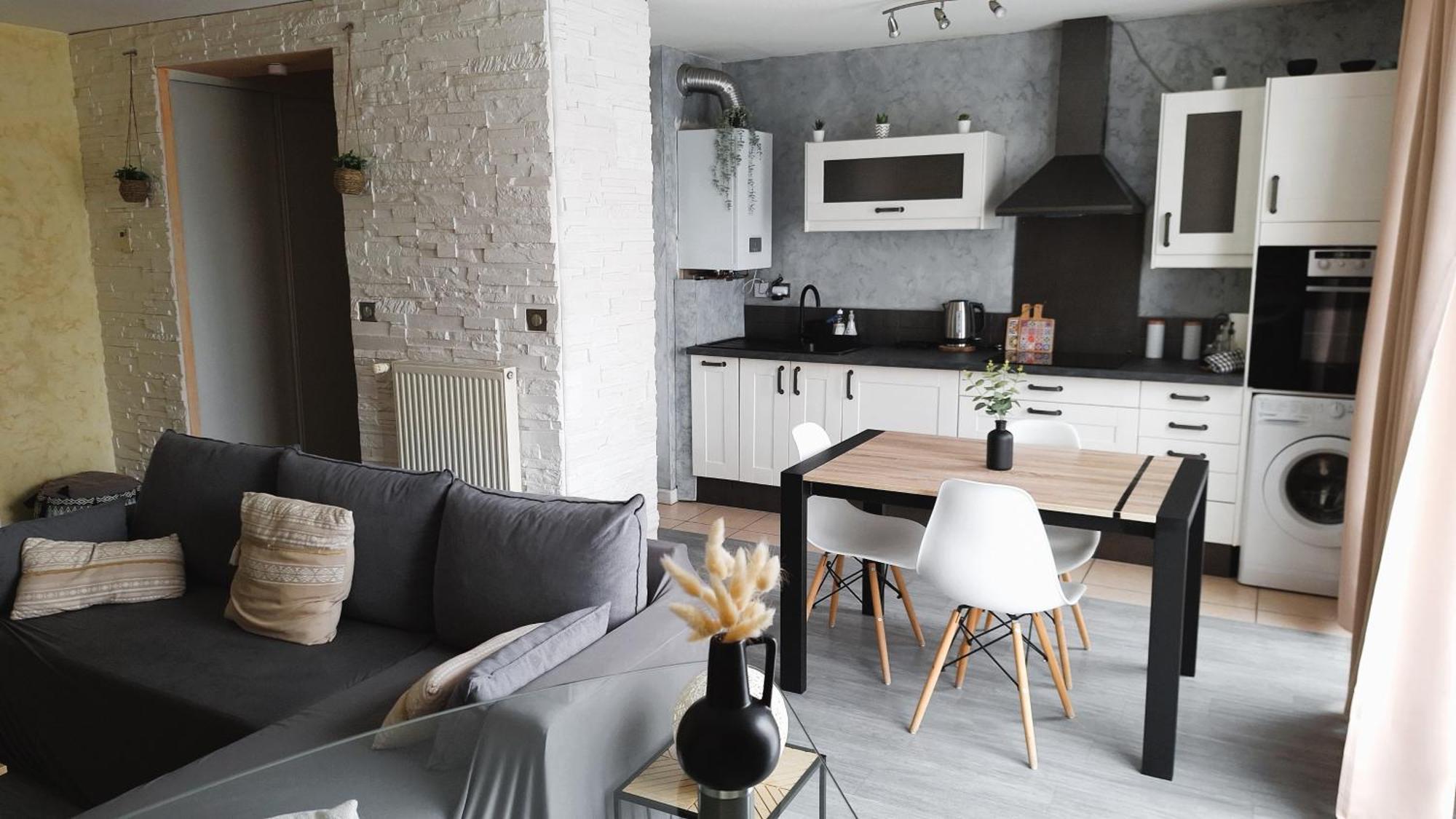 Cosy Appart - Balcon, Parking, Spacieux T2 - Proche Eurexpo Stade Saint-Priest  Exterior photo